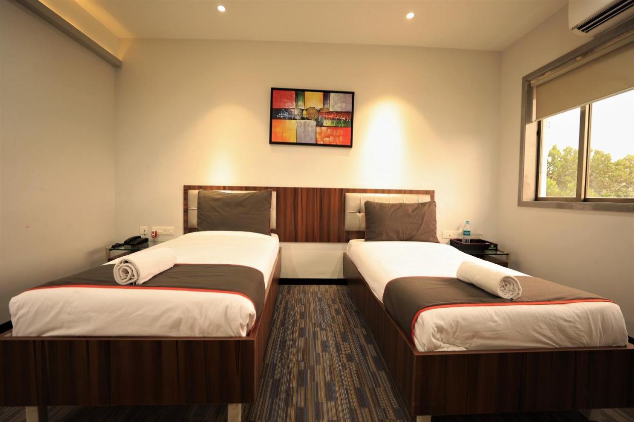 Crystal Urban Park Hotel Bhubaneswar Exterior photo