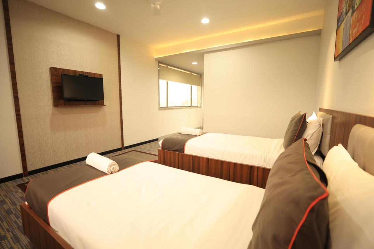 Crystal Urban Park Hotel Bhubaneswar Exterior photo